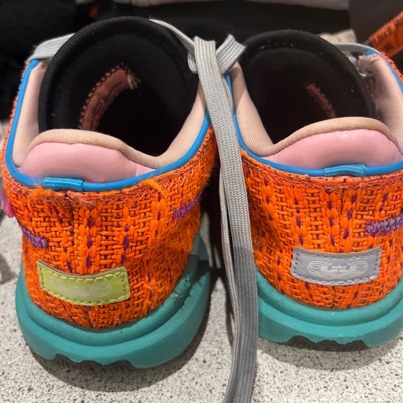 Nike - Picture 2 of 3